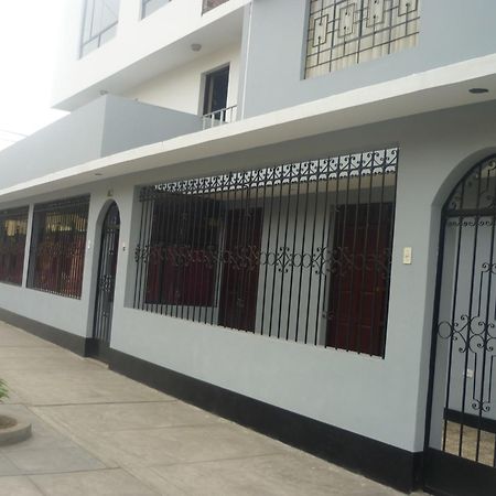 Strenua - Las Quintanas Hostel Trujillo Luaran gambar