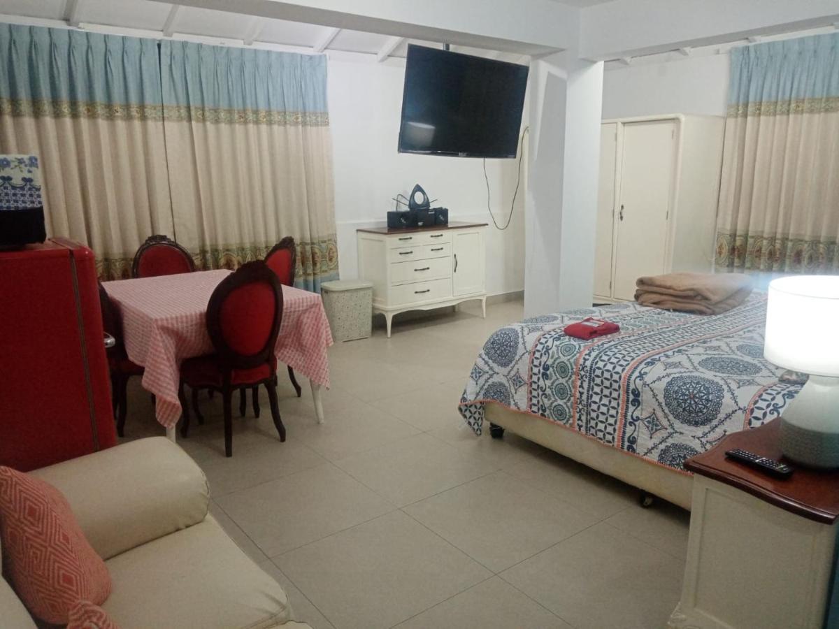 Strenua - Las Quintanas Hostel Trujillo Luaran gambar