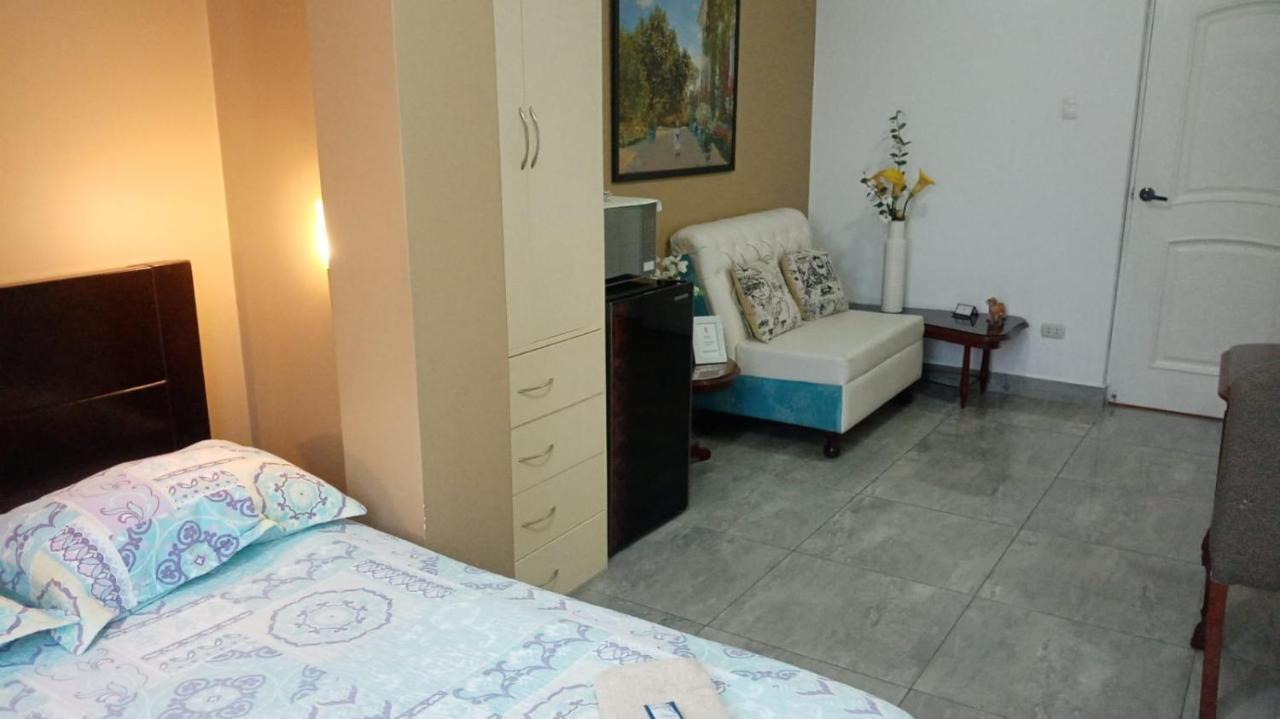 Strenua - Las Quintanas Hostel Trujillo Luaran gambar