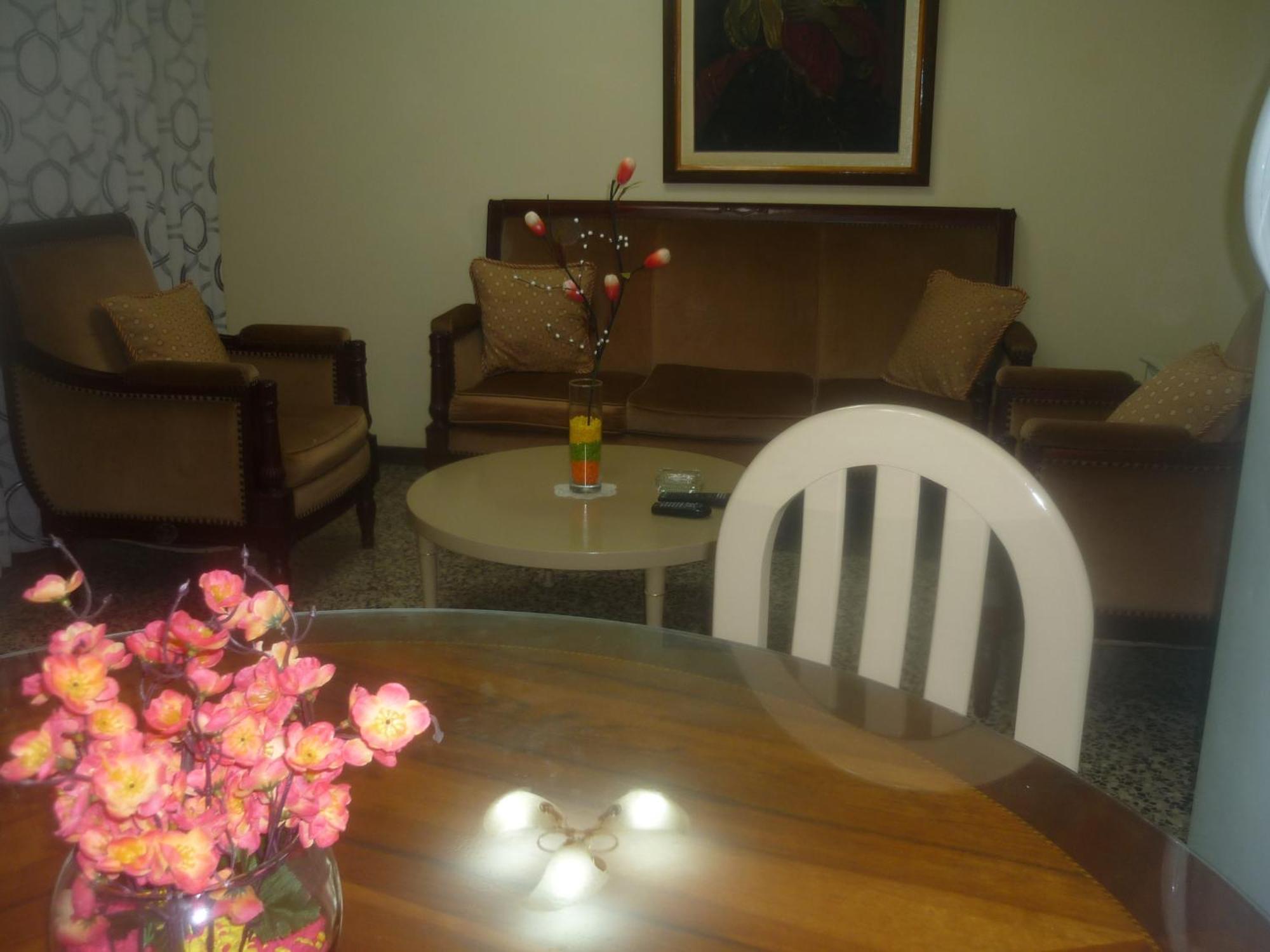 Strenua - Las Quintanas Hostel Trujillo Luaran gambar