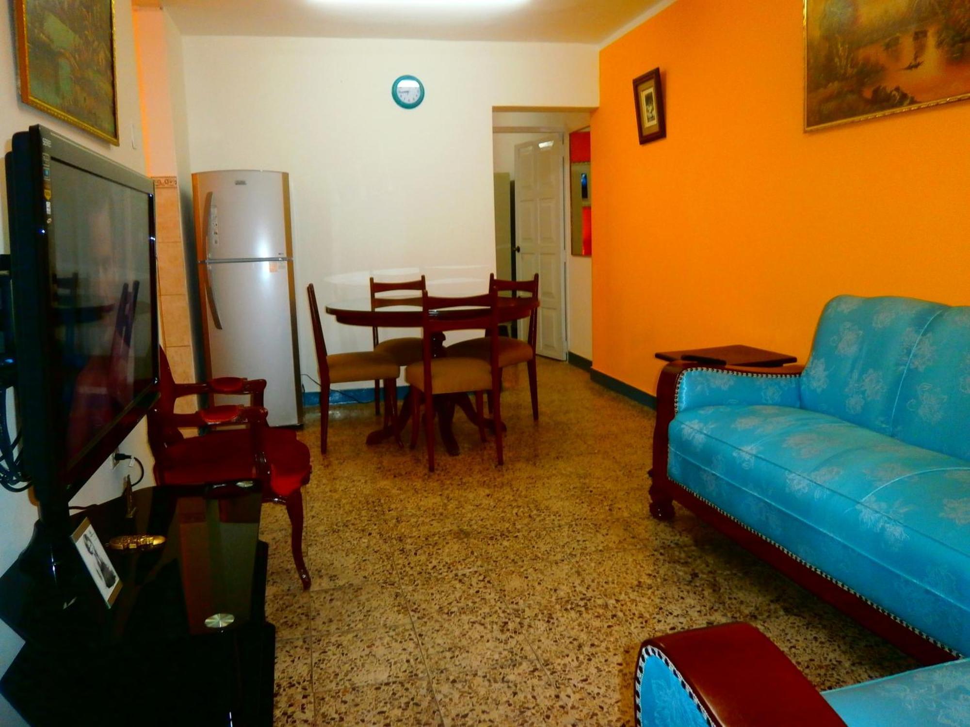 Strenua - Las Quintanas Hostel Trujillo Bilik gambar