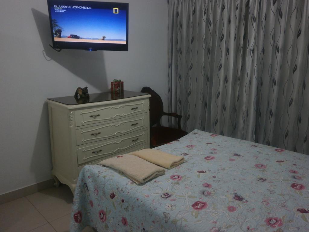 Strenua - Las Quintanas Hostel Trujillo Luaran gambar