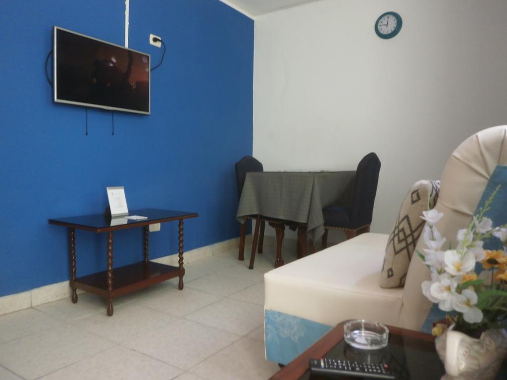 Strenua - Las Quintanas Hostel Trujillo Luaran gambar