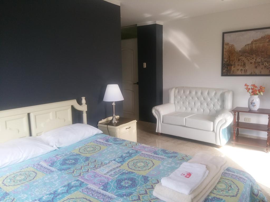 Strenua - Las Quintanas Hostel Trujillo Luaran gambar
